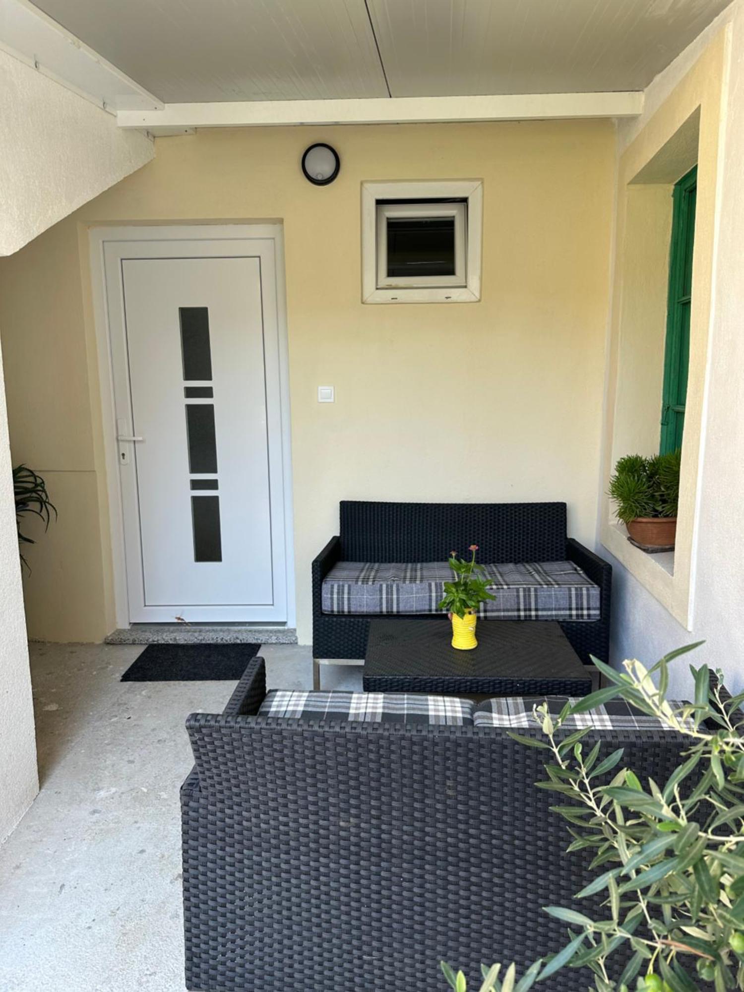 Studio On The Beach Preko Exterior photo